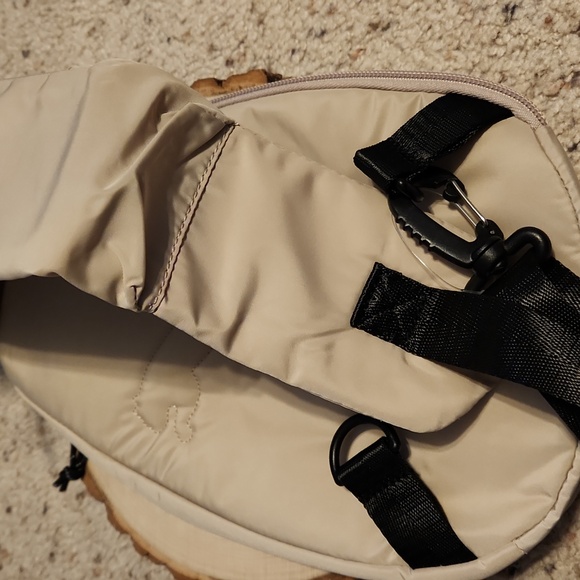 Puma Beige Color Myraid Sling Handbag NEW - Picture 7 of 12
